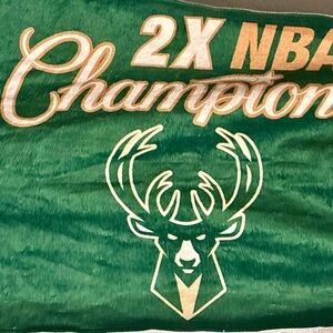 NBA Bucks 2x Champions Towel